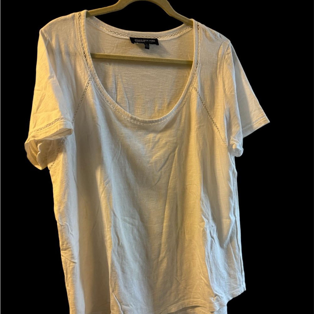 Jones New York white tee with crochet detail size 1X